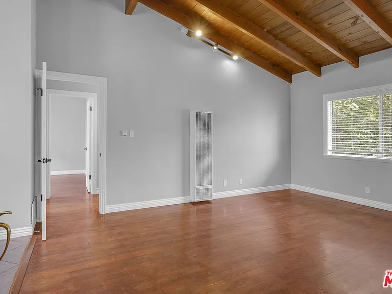 16144 W Sunset Blvd #6 — Photo 5