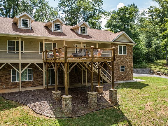Large decks in front/back!