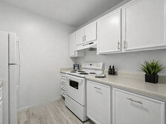 5th image of 1642 Lomaland Dr #2139