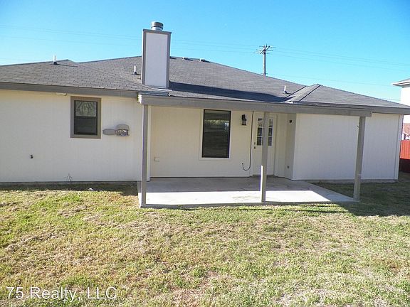 3rd image of 1808 Cline Dr