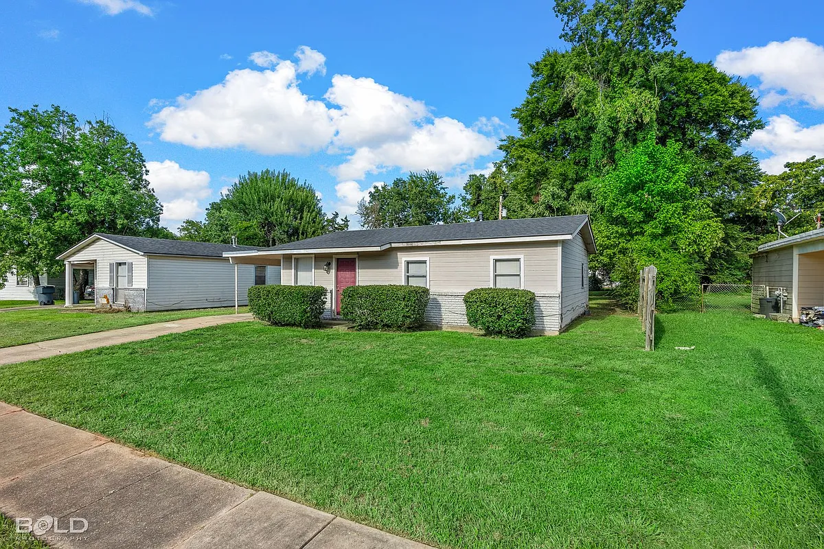 Building Photo - 1222 Lampkin St