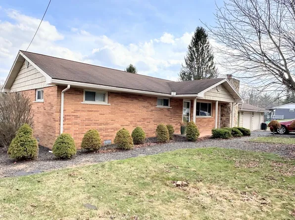 203 Division St, Shady Spring, WV 25918