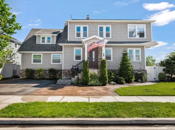 2968 Islip Court, Wantagh, NY 11793
