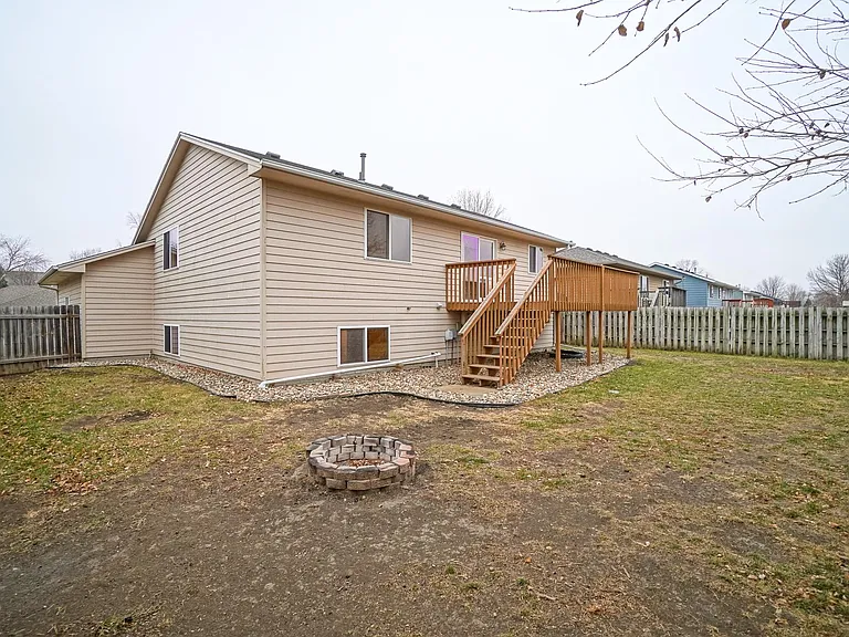 5201 S Baneberry Ave — Photo 27
