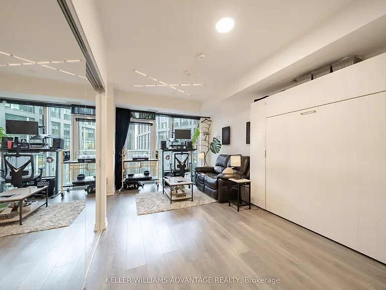 20 Richardson St #1009 — Photo 2