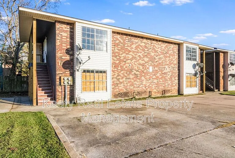 107 Meudon St #D — Photo 28