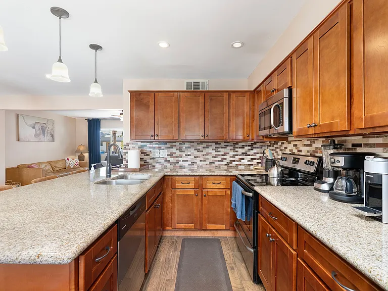 1231 E Diana Ave — Photo 12