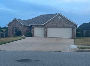 530 Coopers Farm Rd, Centerton, AR 72719