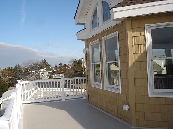 2nd image of 1306 Sunset Ave