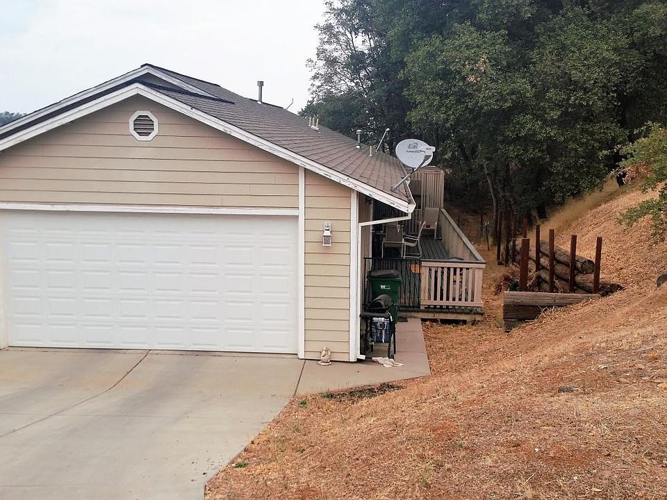 2nd image of 1226 Pinon Ave