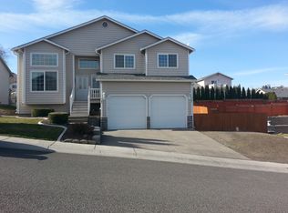 830 S 4th Street Loop, Selah, WA 98942