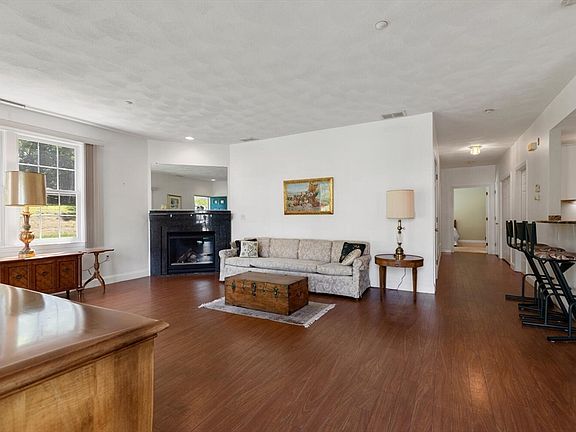 5th image of 34 Northridge Dr