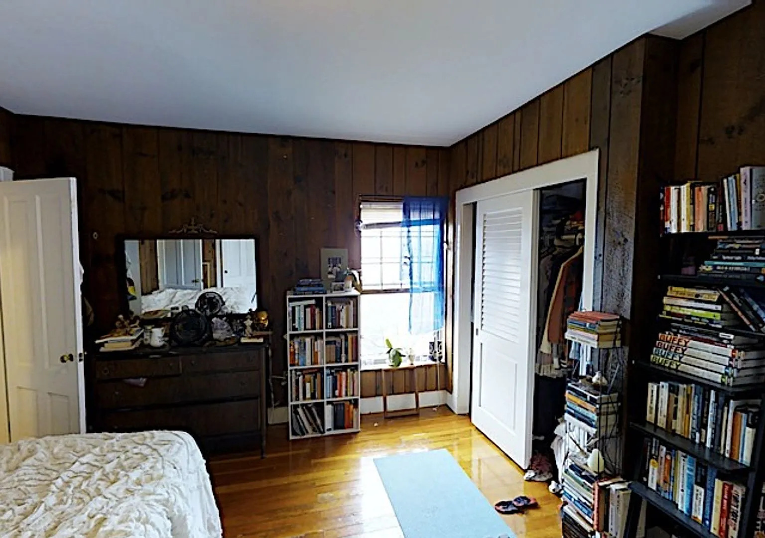 Somerville- 2.5 BR Apartment - 9/1/26 - NO FEE — Photo 1
