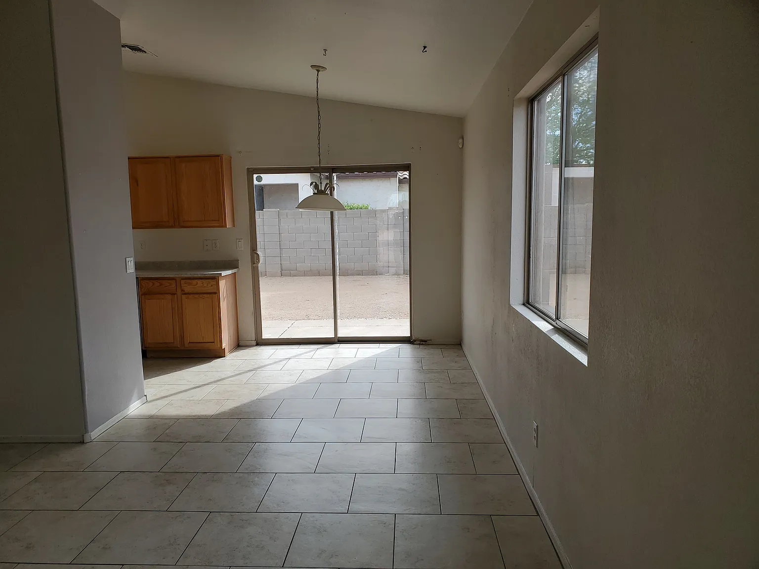 3 bed, 1064 sqft, $1,700 — Photo 2