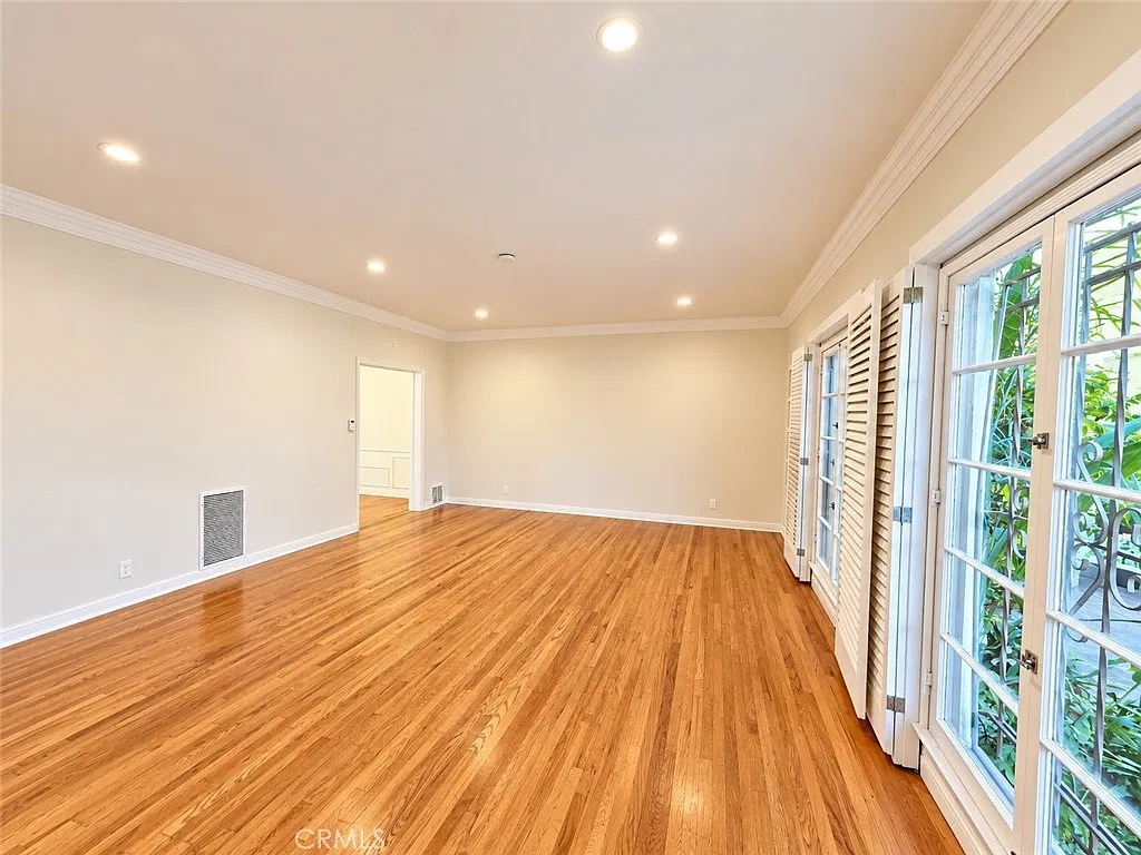 2 bed, 1250 sqft, $3,195 — Photo 3