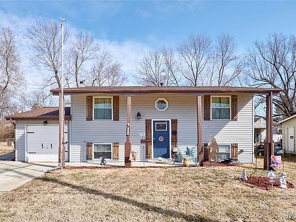 2nd image of 518 Saint Peters Howell Rd