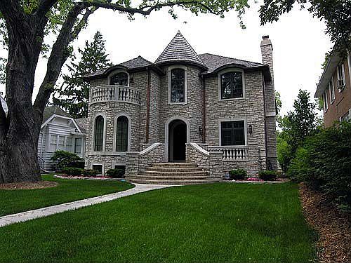 3rd image of 228 Linden Ave