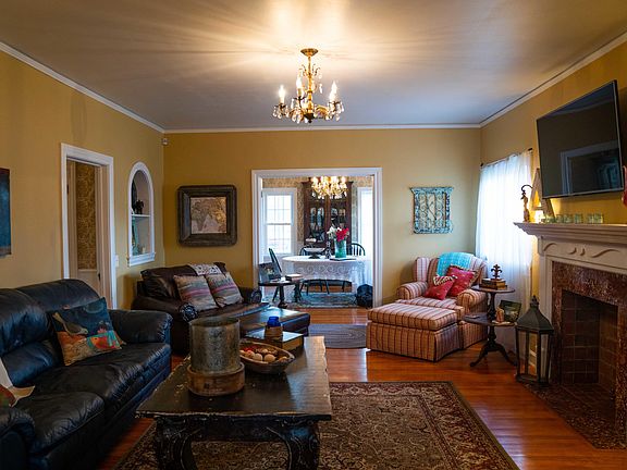 5th image of 103 N Donley Ave