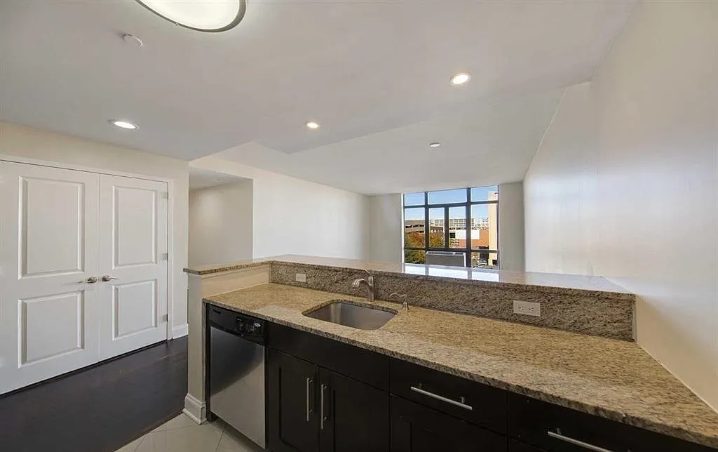 2 bed, 2.0 bath, $3,150 — Photo 3