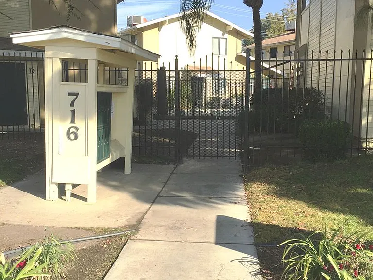 716 Espee St — Photo 7