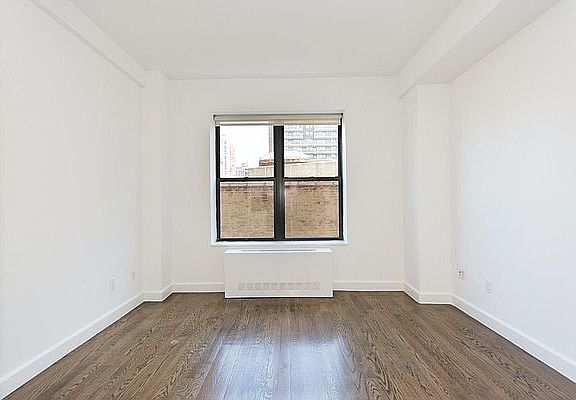 4th image of 212 W 91st St APT 732