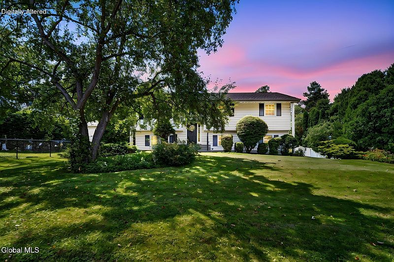 2nd image of 4 Farmingdale Road