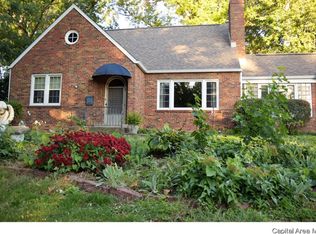 16 Sunset Dr, Jacksonville, IL 62650