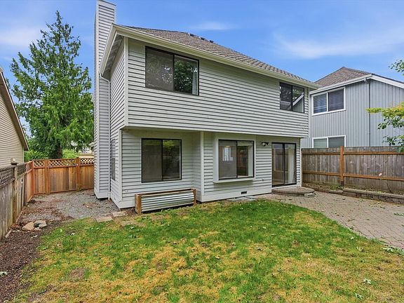 3rd image of 2227 SE 8th Pl