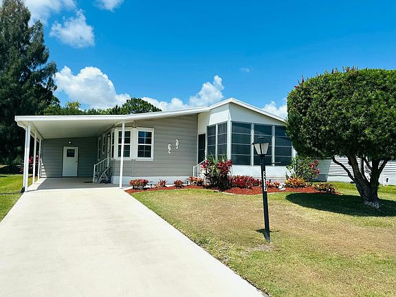 2nd image of 2917 Fiddlewood Circle