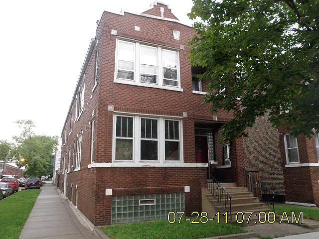 2nd image of 2558 W 39th Pl