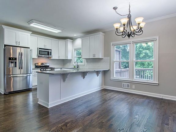 3rd image of 3625 River Trace Dr