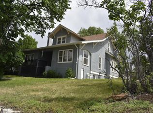 107 S Summit Ave, Newcastle, WY 82701
