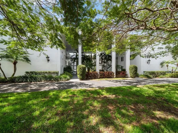 50 HARBOR VIEW LANE #24, BELLEAIR BLUFFS, FL 33770