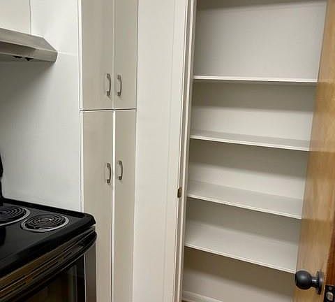 2nd image of 427 Serra Dr #1