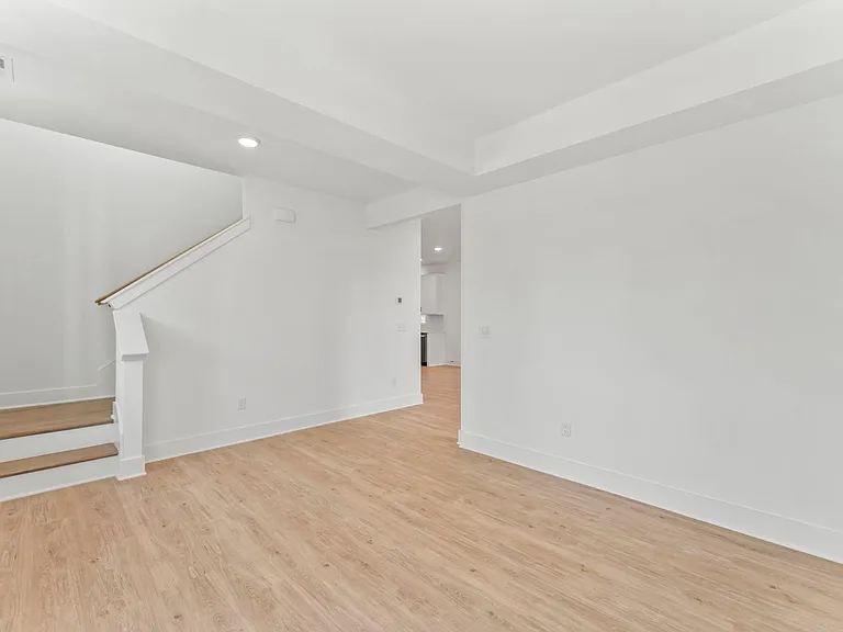 141 Rose Hannah Dr — Photo 16