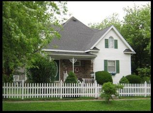 705 Locust St, Macon, MO 63552