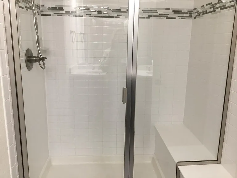 Main bedroom suite, shower with bench