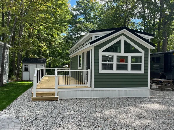 179 Saco Ave #V, Old Orchard Beach, ME 04064