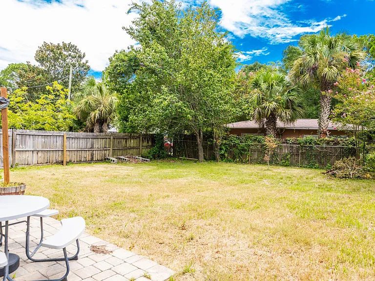 308 Hollywood Blvd SE — Photo 45
