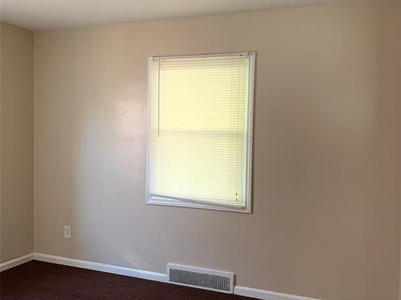 3rd image of 10051 Arnold Ave
