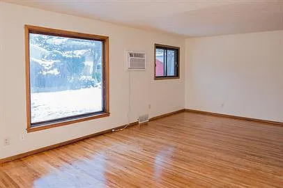 1209 Broadway N #3 Photo 1