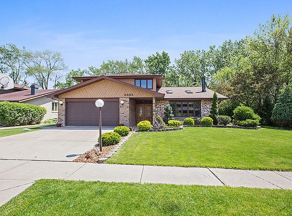 2nd image of 8463 W Sun Valley Dr