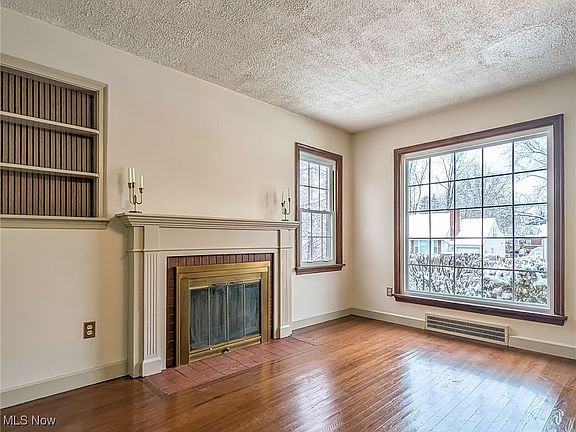 5th image of 2123 34th St NW
