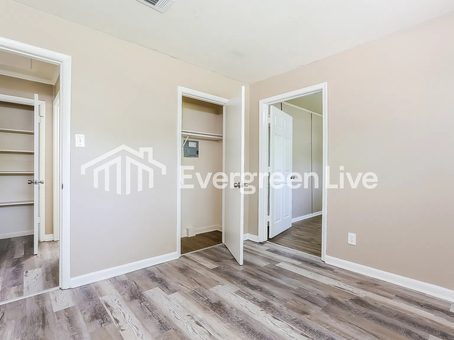 3 bed, 2.0 bath, 1228 sqft, $1,145 — Photo 2