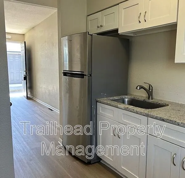 4208 Lloyd St — Photo 5