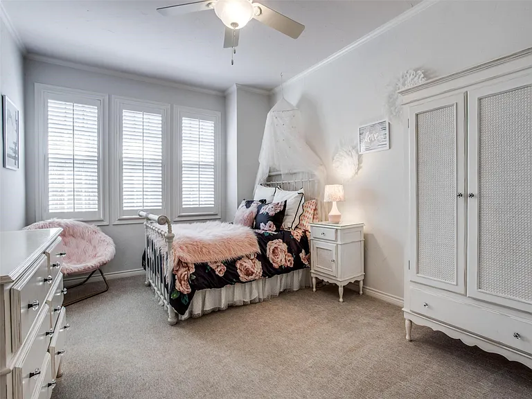 3909 Greenbrier Dr — Photo 28