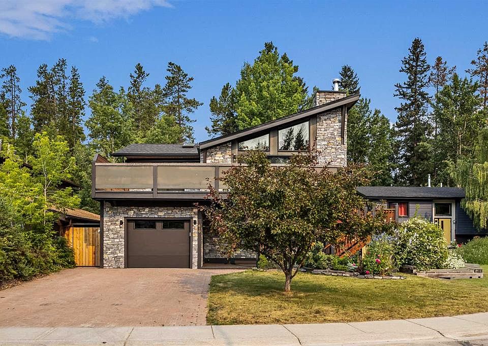 1st image of 610 N Larch Pl