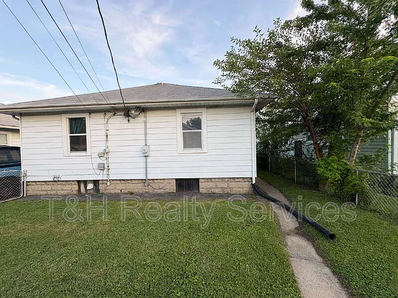 1 bed, 1.0 bath, 822 sqft, $800 — Photo 2