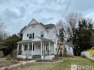 19 Glendale St #2, Easthampton, MA 01027