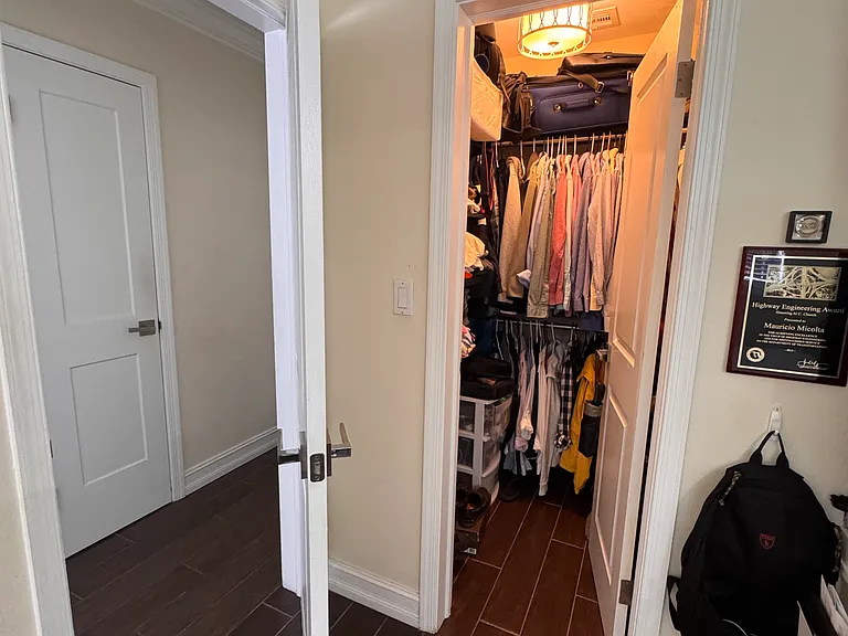 616 E Conference Dr — Photo 16